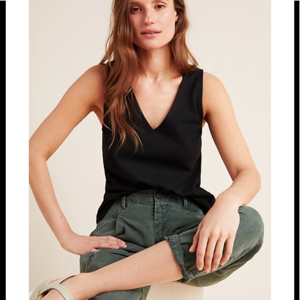 NWT Anthropologie Devlyn V neck black tank Small